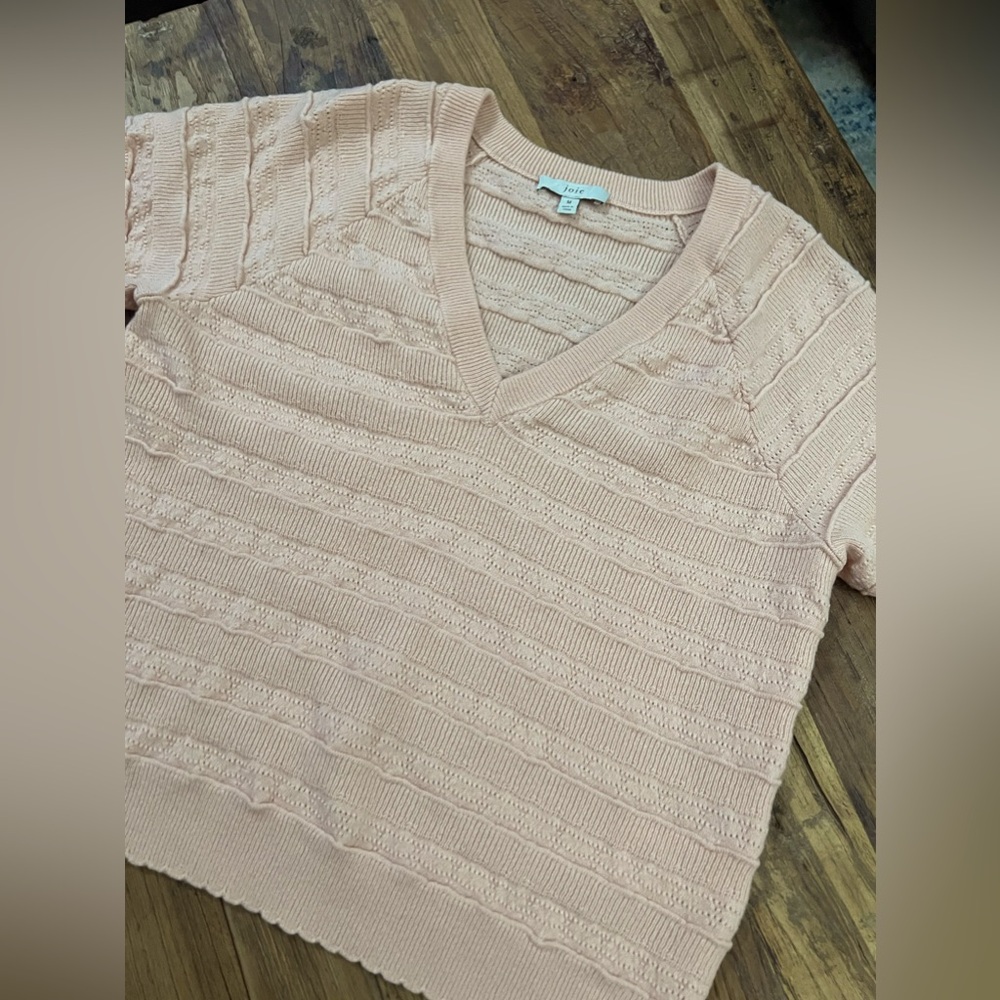 JOIE Bloomingdale’s light pink top Medium sweater knit scallop texture M 💗pretty